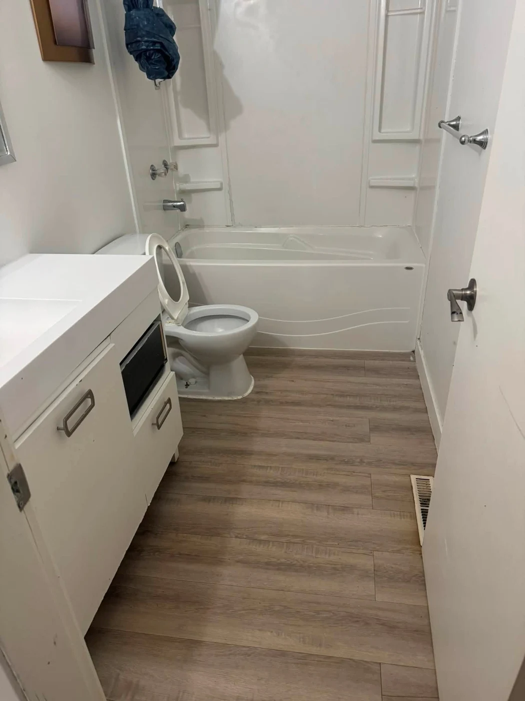 Bathroom interior, photographed and shared by GG Sparkle Services